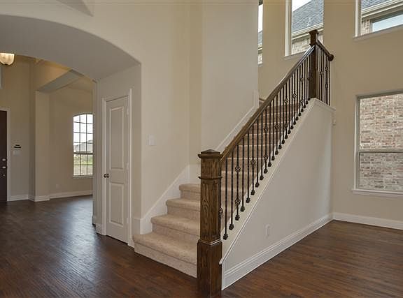 5th image of 216 Birdcall Ln
