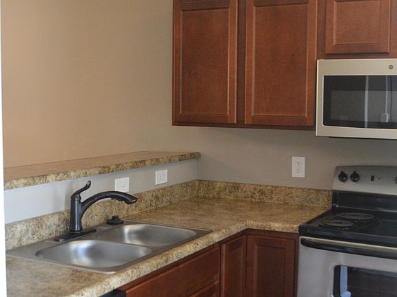 3rd image of 526 Nepute St Unit 16