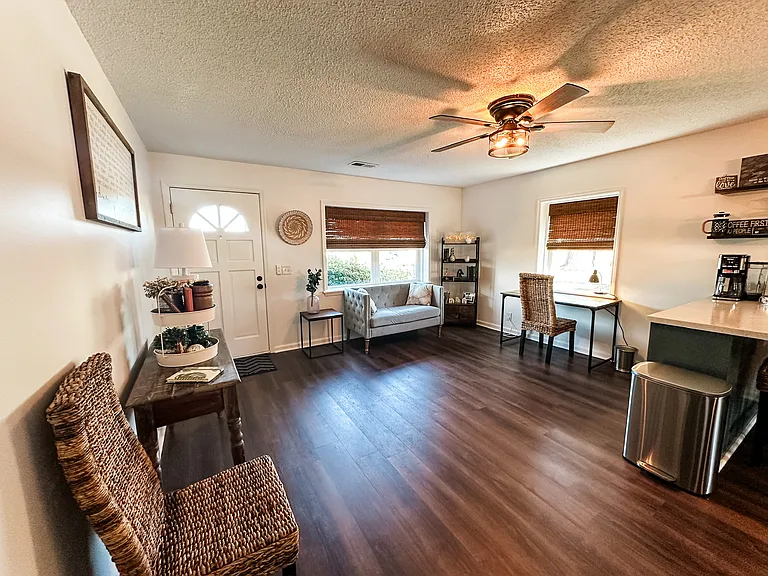 1221 Longpoint Rd — Photo 49