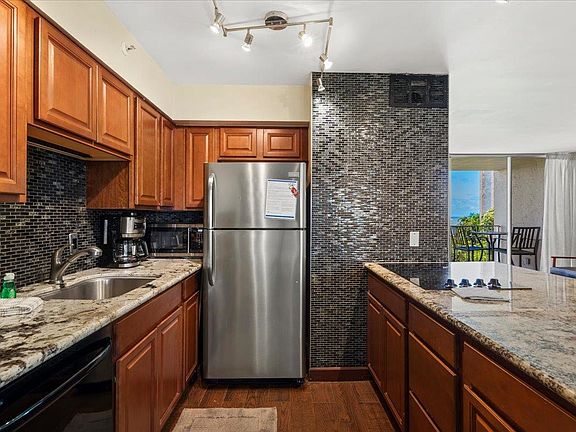 5th image of 4365 Lower Honoapiilani Rd #209