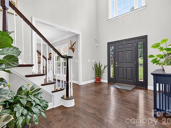 5th image of 132 Parkside Ln
