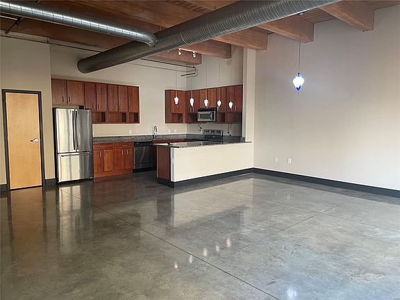 3rd image of 1123 Washington Ave #518