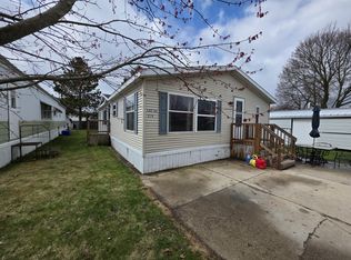 219 Circle Dr, Fremont, MI
