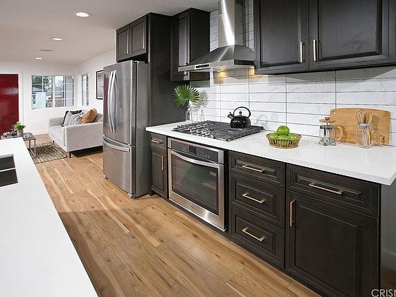 4th image of 4809 Templeton St