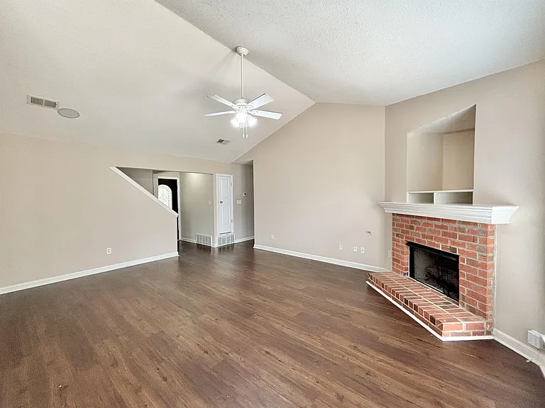9879 Averbury Dr — Photo 20