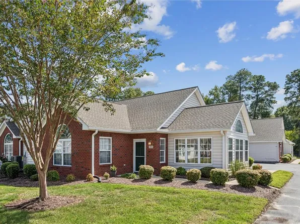 174 Villa Dr, Poquoson, VA 23662