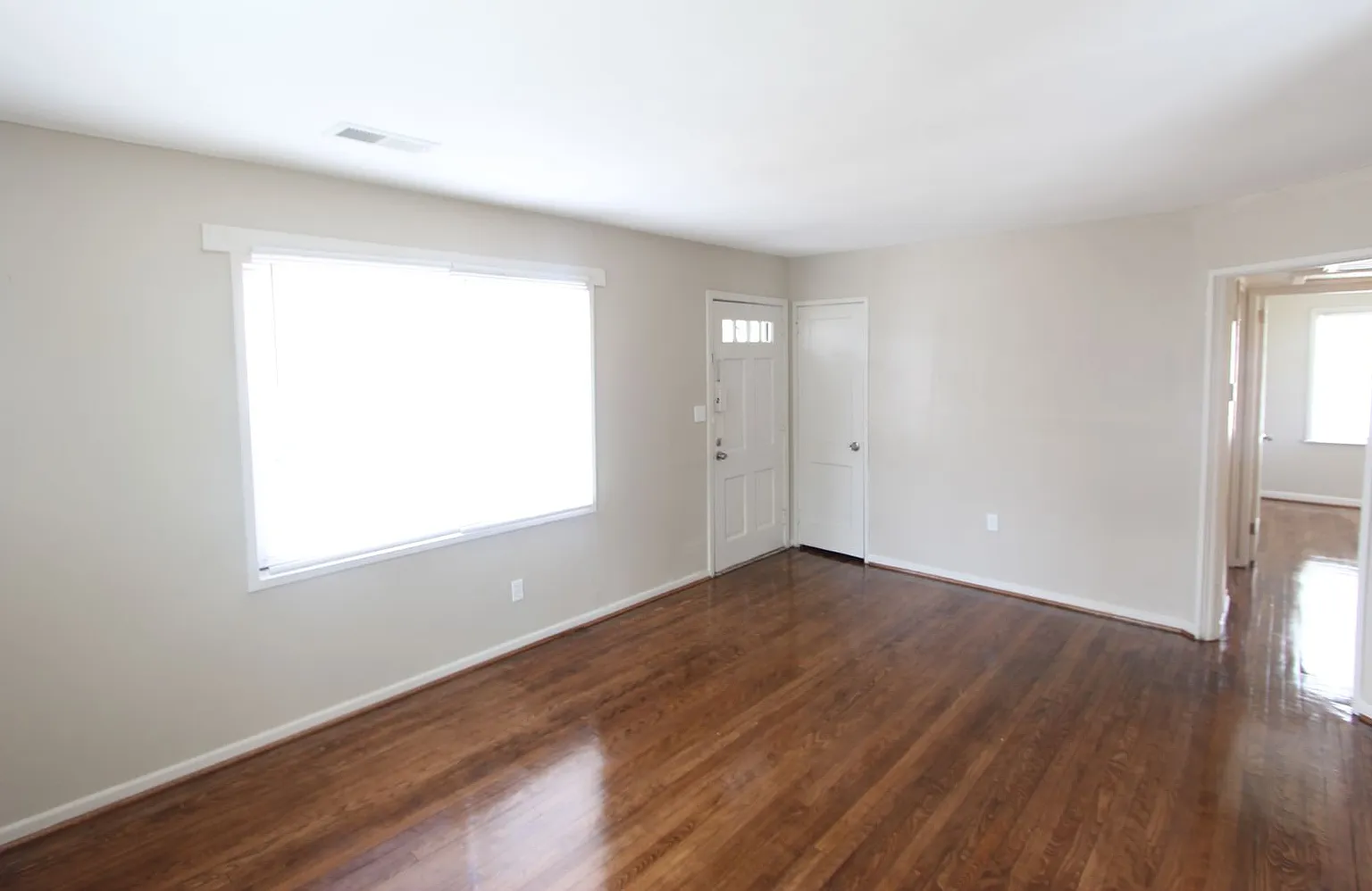 New On The Market! Fresh New Updates!! Better Hurry To See This One!! — Photo 3