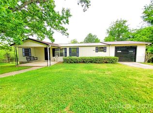 1118 Drag Strip Rd, Hudson, NC 28638