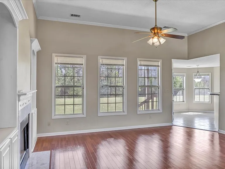 331 Amanda Dr — Photo 16