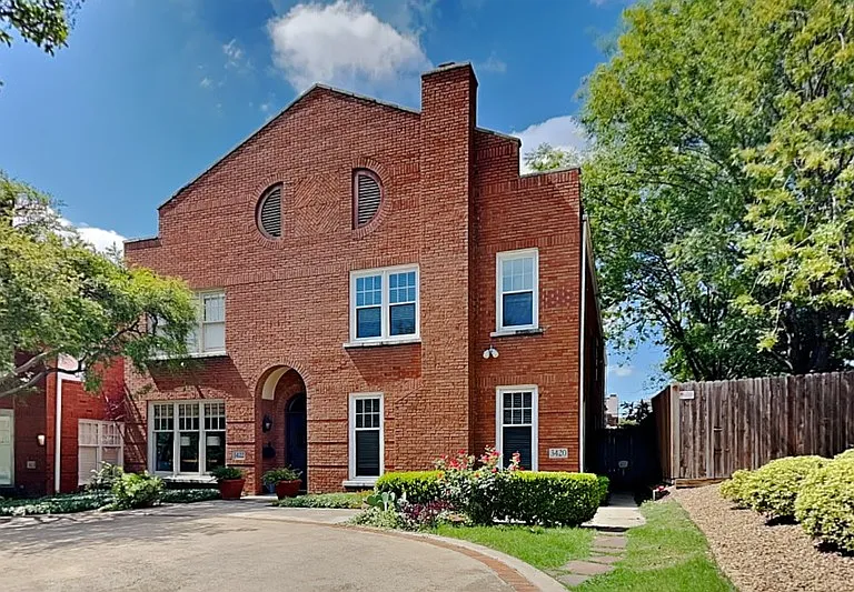 3420 Binkley Ave — Photo 1