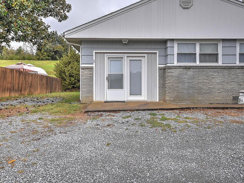 1st image of 51 Dearstone Dr Unit 1
