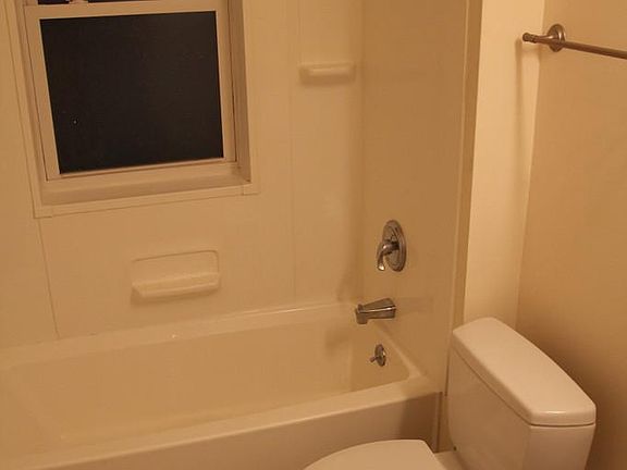 4th image of 744 Heman Ave #3