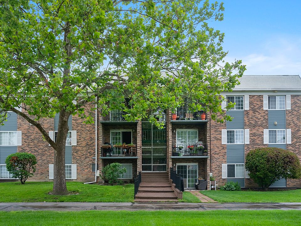 1st image of 1627 N Windsor Dr APT 305