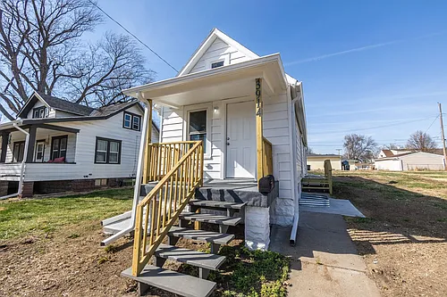 3914 Patterson St Photo 1