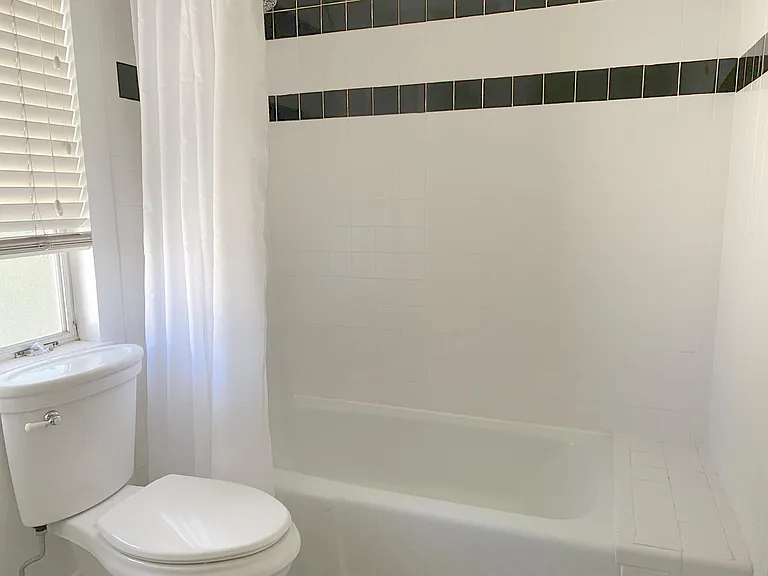 969 E Grant Pl — Photo 9