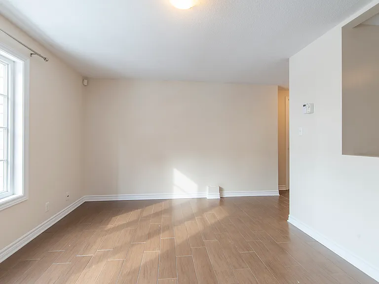 307 Lebreton St S — Photo 22