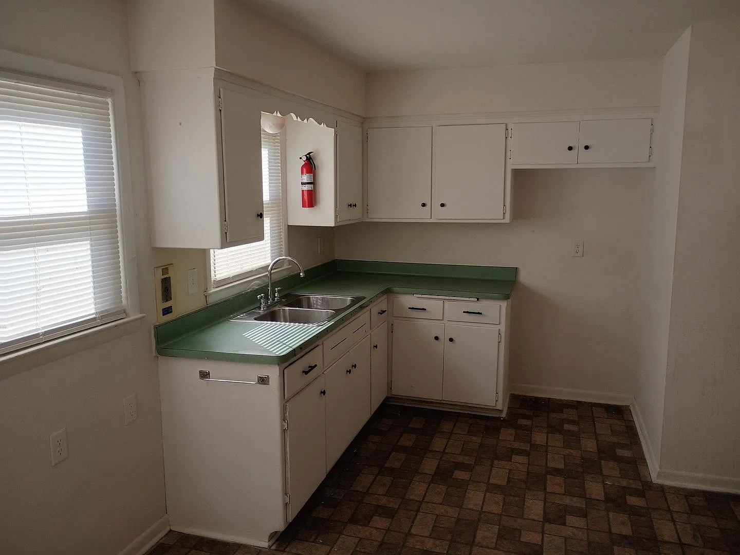 5345N61stM — Photo 3