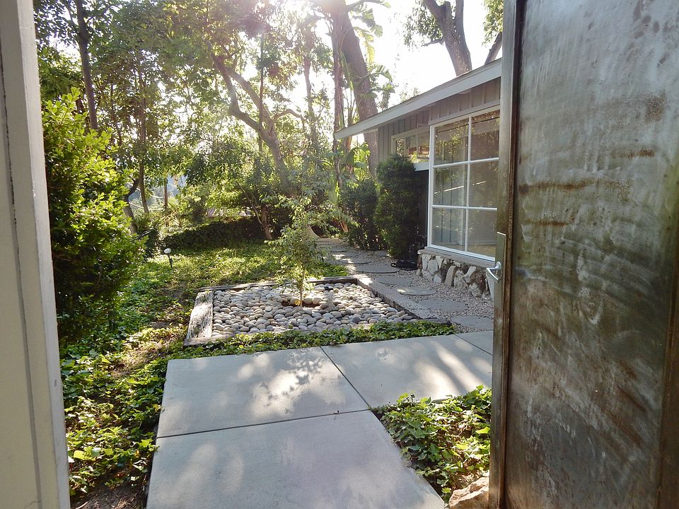 Private gated couryard