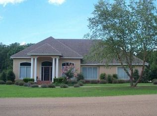 171 Windmere Dr, Grenada, MS 38901