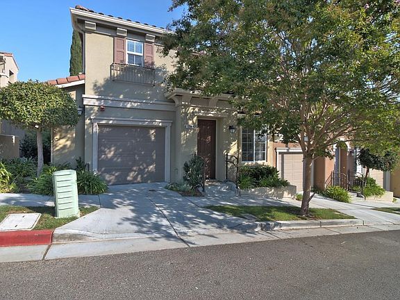 2nd image of 3286 Montevarchi St