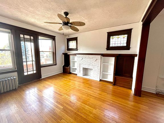 2nd image of 2419-2417 N Maplewood Ave #2419