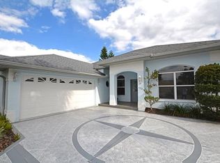 5725 Carriage Dr, Sarasota, FL 34243