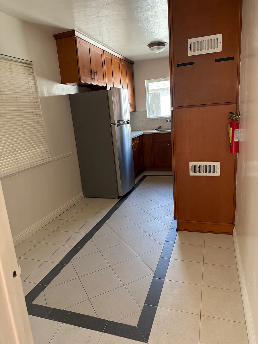 Building Photo - 16713 Crenshaw Blvd #13