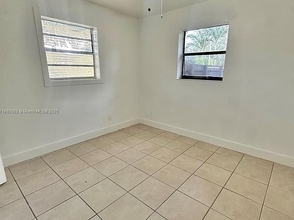 5th image of 4111 SW 33rd St