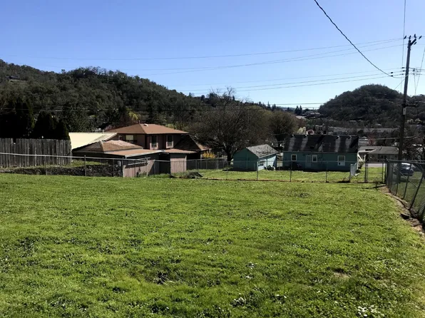 1063 & B NE Barager Ave, Roseburg, OR