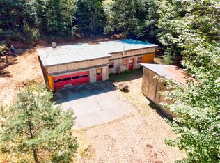 841 McKenzie Pond Rd, Saranac Lake, NY 12983