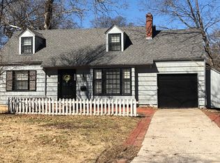 4608 W 76th St, Prairie Village, KS 66208