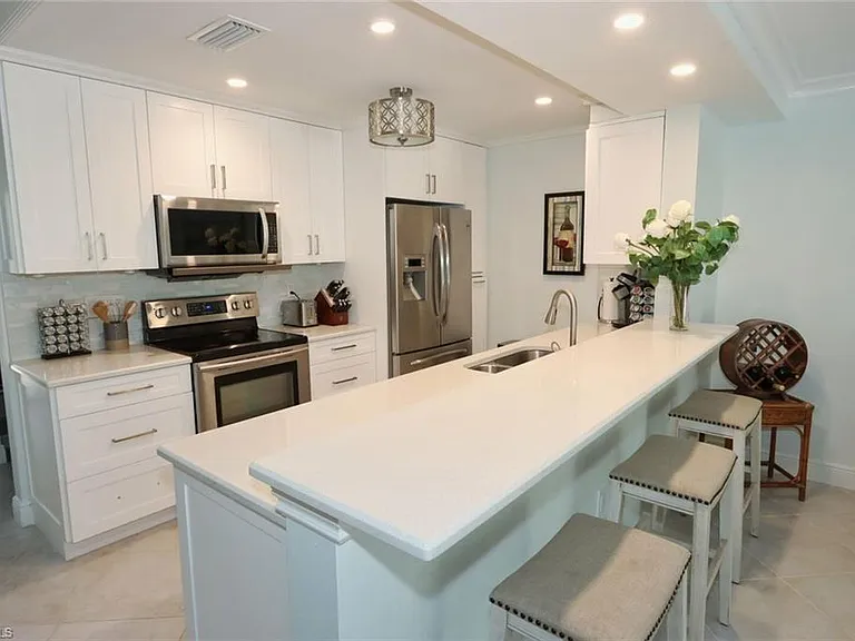 860 Meadowland Dr #4-13 — Photo 2