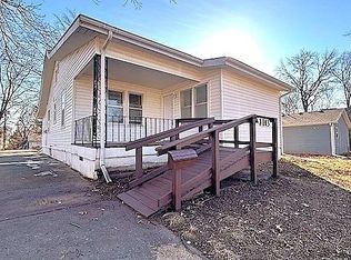 1113 S 23rd St, Saint Joseph, MO 64507