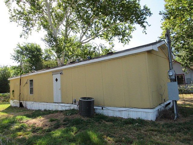 2nd image of 468 N Holly St