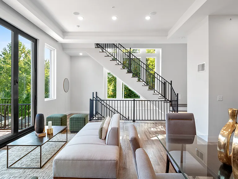 4201 W Pine Blvd #101 — Photo 5