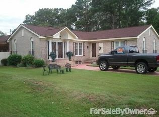 810 E Jackson St, Dillon, SC 29536