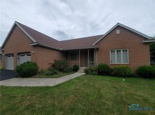 201 Dogwood Ln, Upper Sandusky, OH 43351