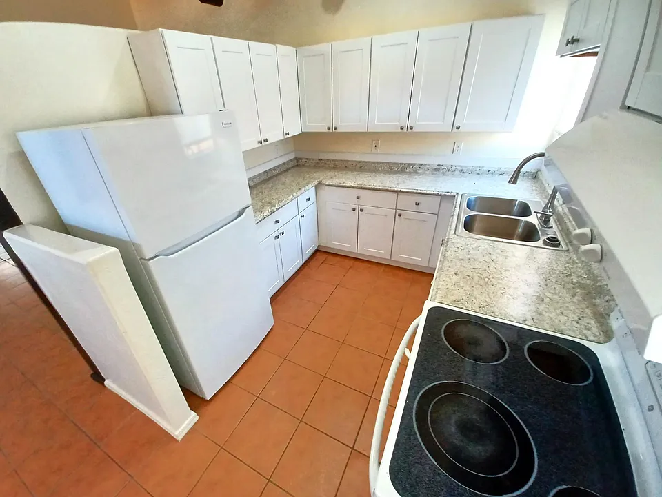 2727 N Flanwill Blvd #4