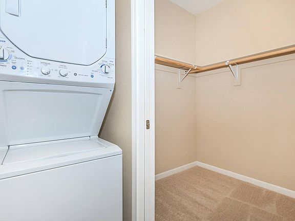 2nd image of 841-3A E Sorin St #841-3A
