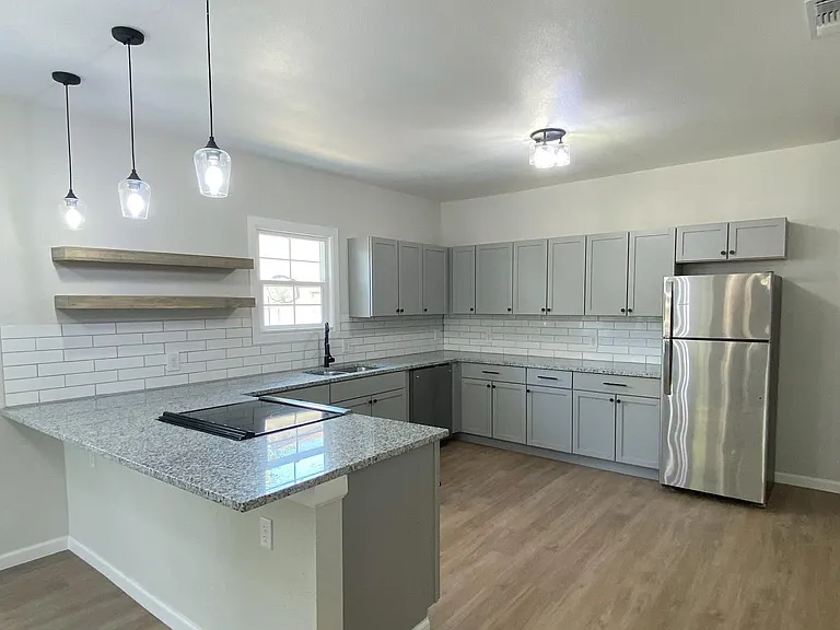 339 Preston Ave — Photo 5