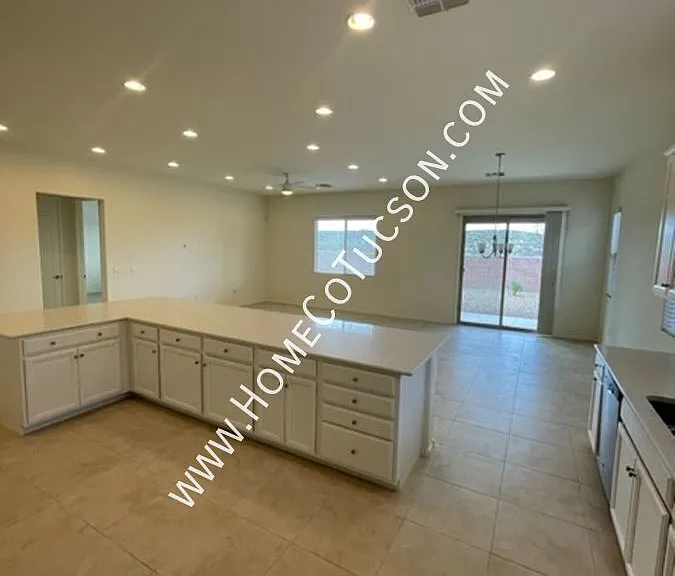 38628 S Running Roses Ln — Photo 7