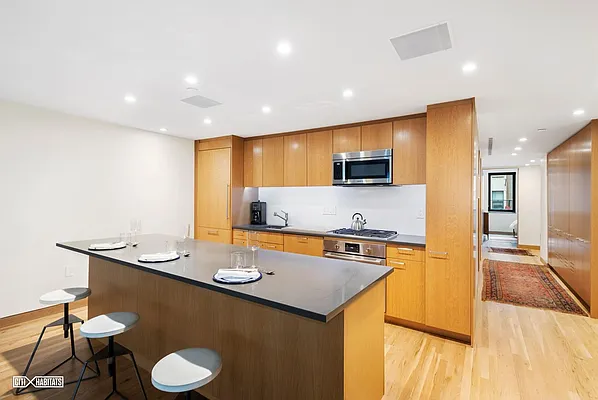 Rented by Citi Habitats | media 8