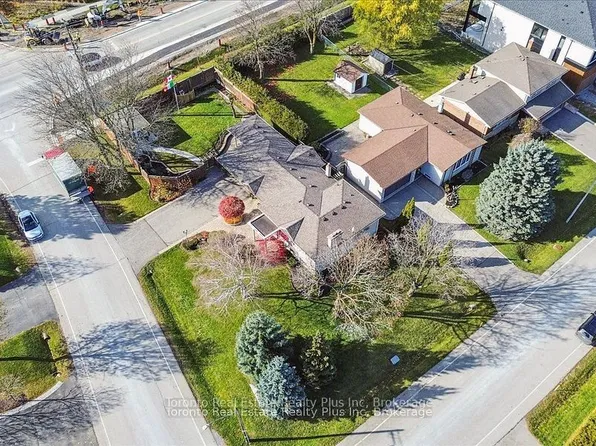 10 Sevilla Blvd, Vaughan, ON L0J 1C0