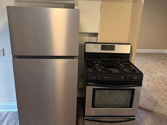 2nd image of 599 W 1st St