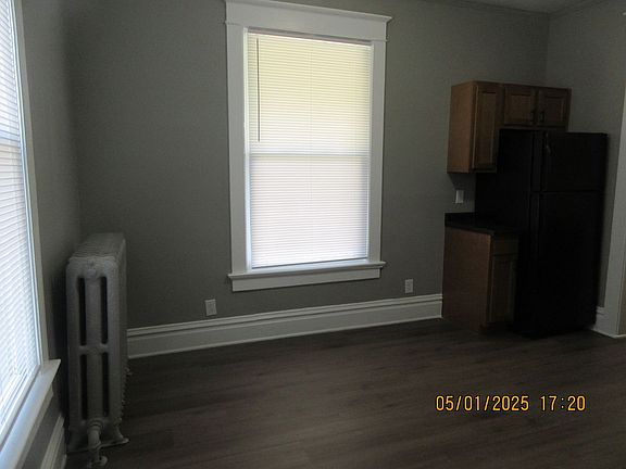 4th image of 135 E Suttenfield St APT 1