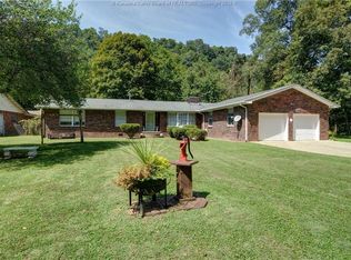 222 Elk River Rd, Procious, WV 25164