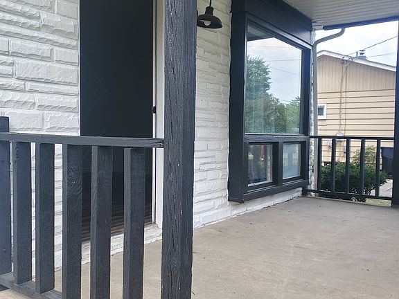 3rd image of 1469 Cranbrook Dr