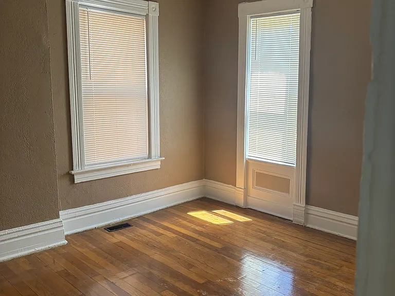 4809 Northland Ave — Photo 12