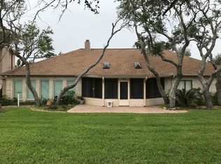 472 Augusta Dr, Rockport, TX 78382