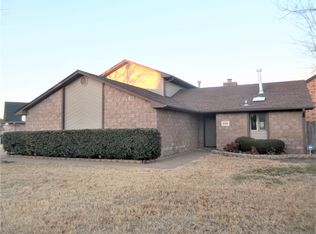 3526 Lakeshore Dr, Enid, OK 73703